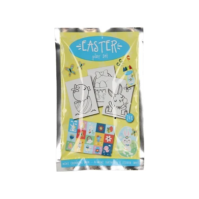 Coffret de friandises : Livre de coloriage, crayons de couleur et feuille d'autocollants - Pâques
