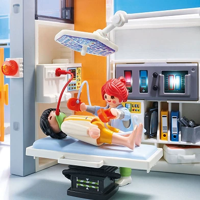 Playmobil City Life  Groot Ziekenhuis met Inrichting - 70190