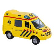 Kids Globe Druckguss Krankenwagen NL, 8cm
