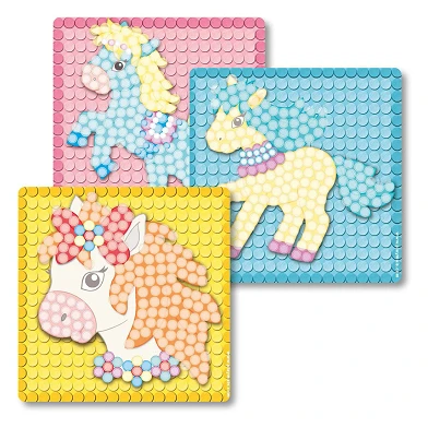 Les cartes mosaïque Playmais décorent le poney de rêve