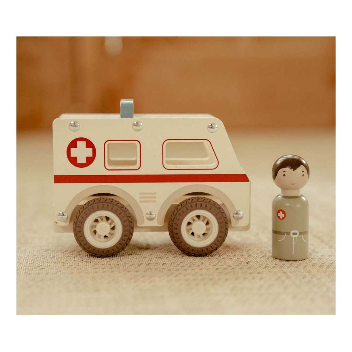 Little Dutch Houten Ambulance met Poppetje FSC