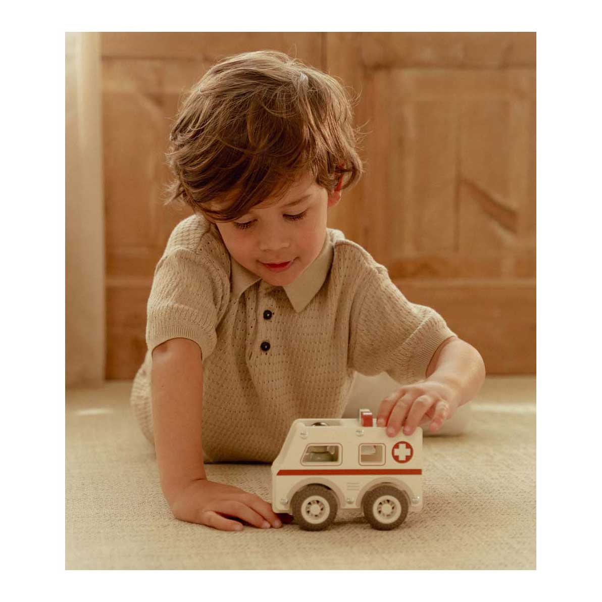Little Dutch Houten Ambulance met Poppetje FSC