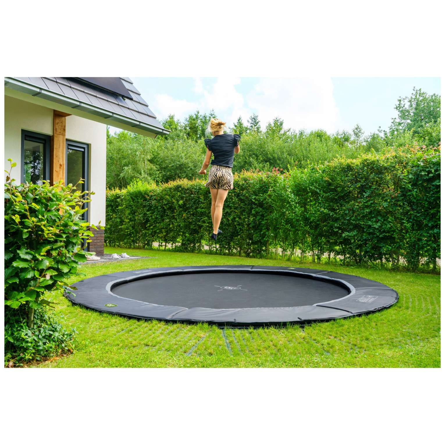EXIT Dynamic groundlevel trampoline �366cm met Freezone vei
