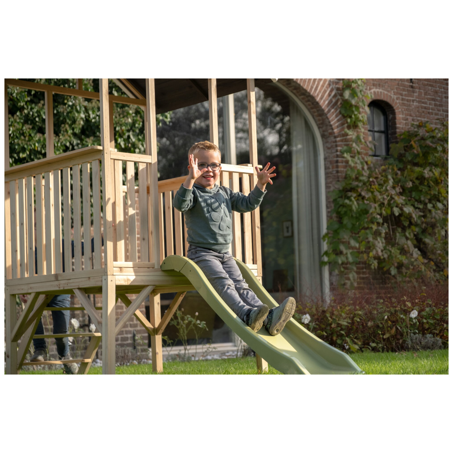 EXIT Panorama 300 houten speelhuis met glijbaan