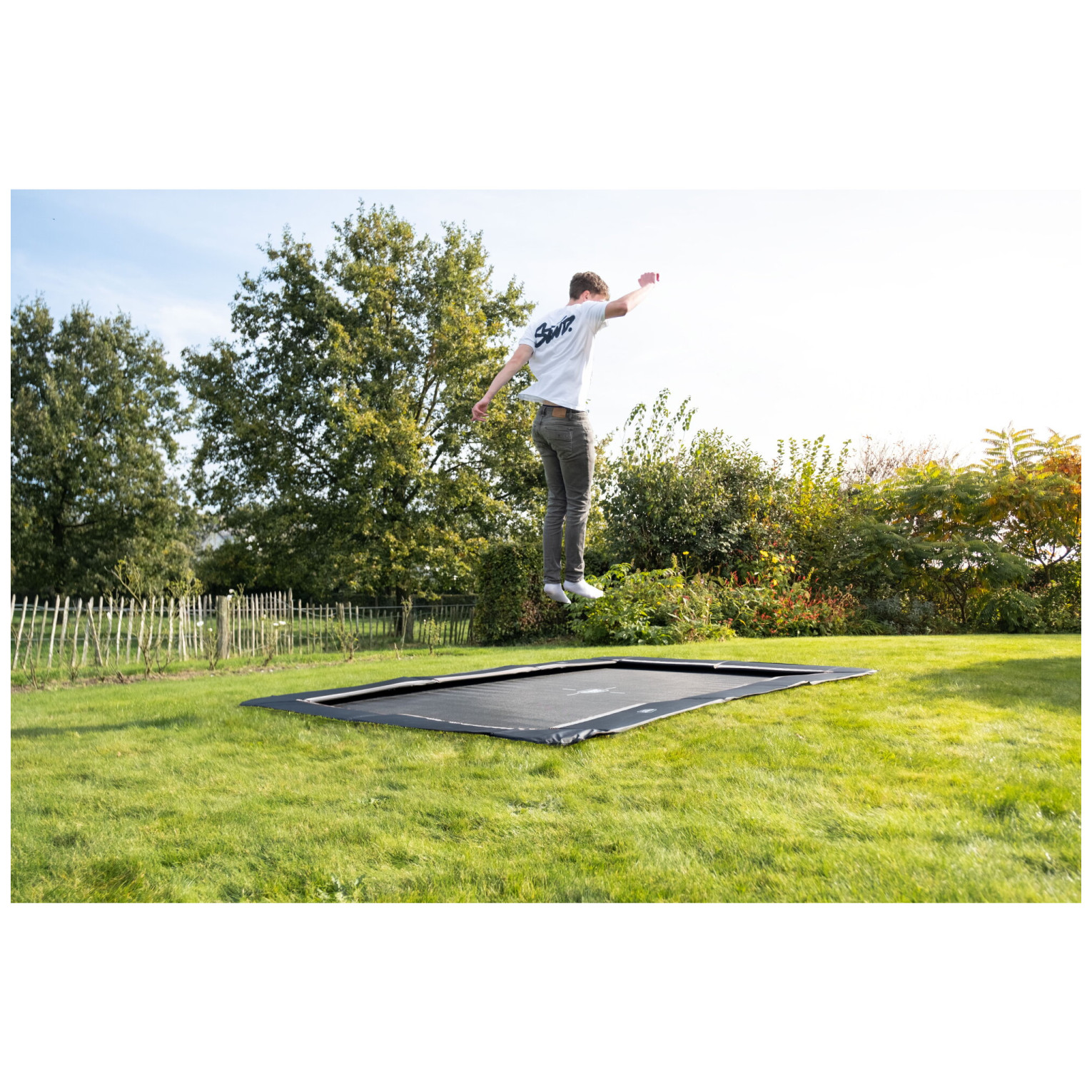 EXIT InTerra groundlevel sports trampoline 214x305cm - zwart