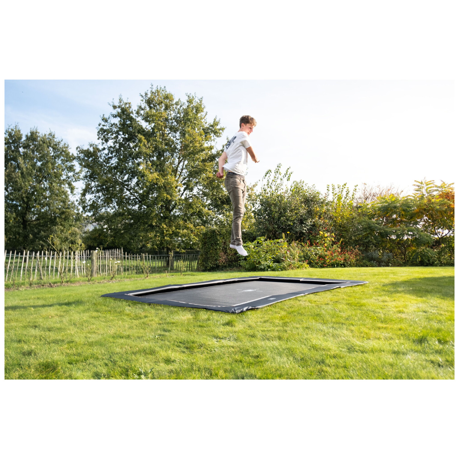 EXIT InTerra groundlevel sports trampoline 214x305cm - zwart