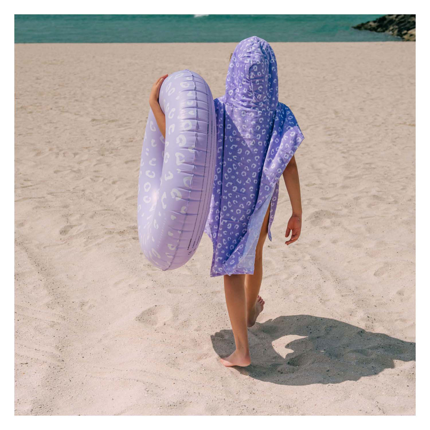 Swim Essentials - Lila Leopard Strandlaken/poncho, 65x65cm