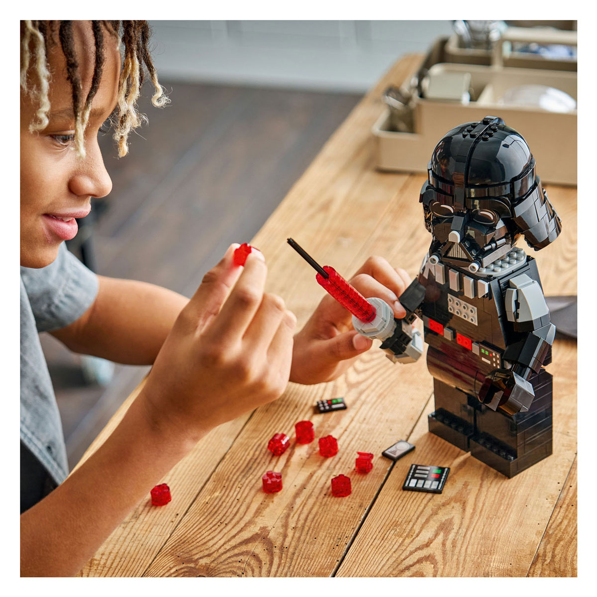 Figurine LEGO Star Wars 75461 Grand modèle de Dark Vador