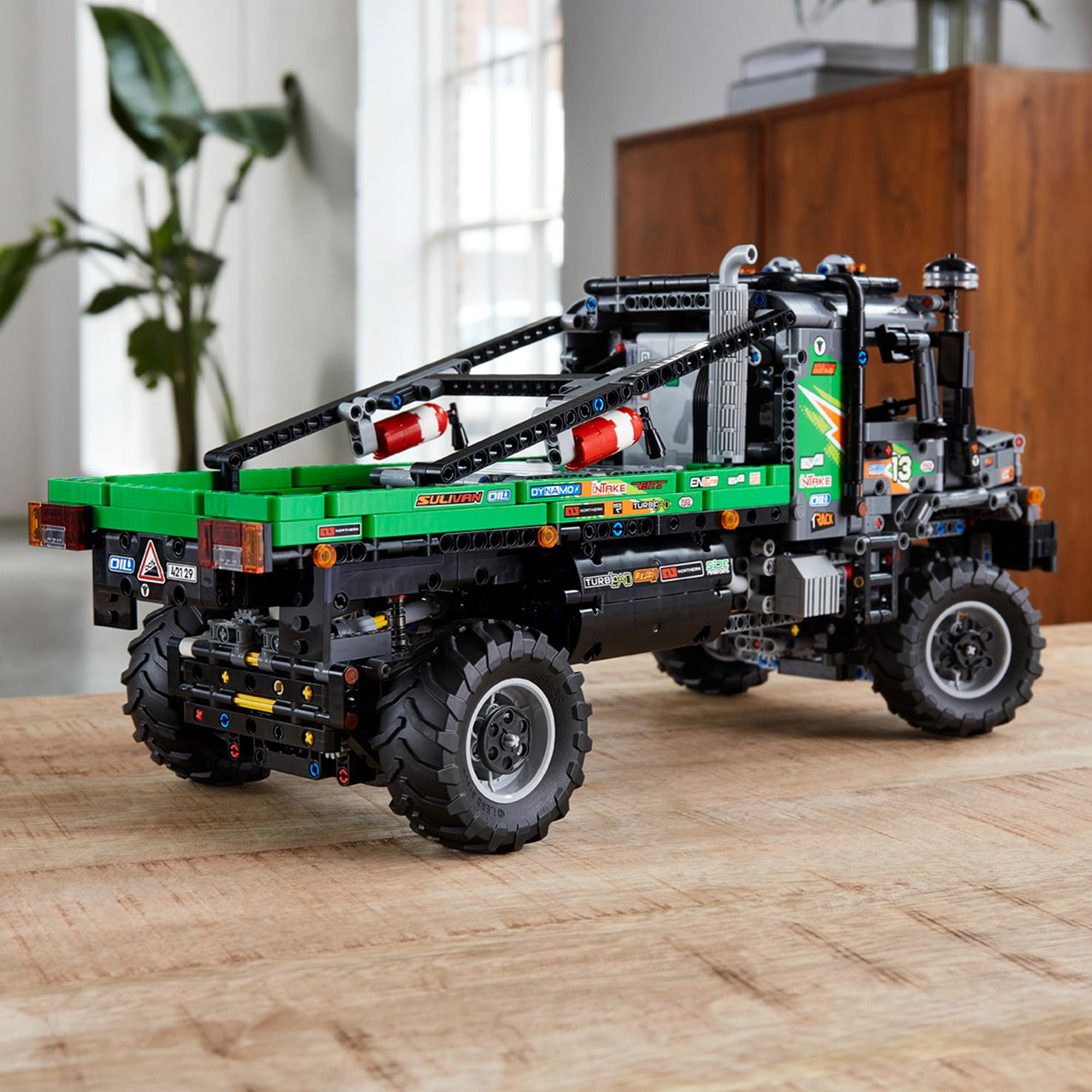 LEGO Technic 42129 Le camion d'essai Mercedes-Benz Zetros 4x4