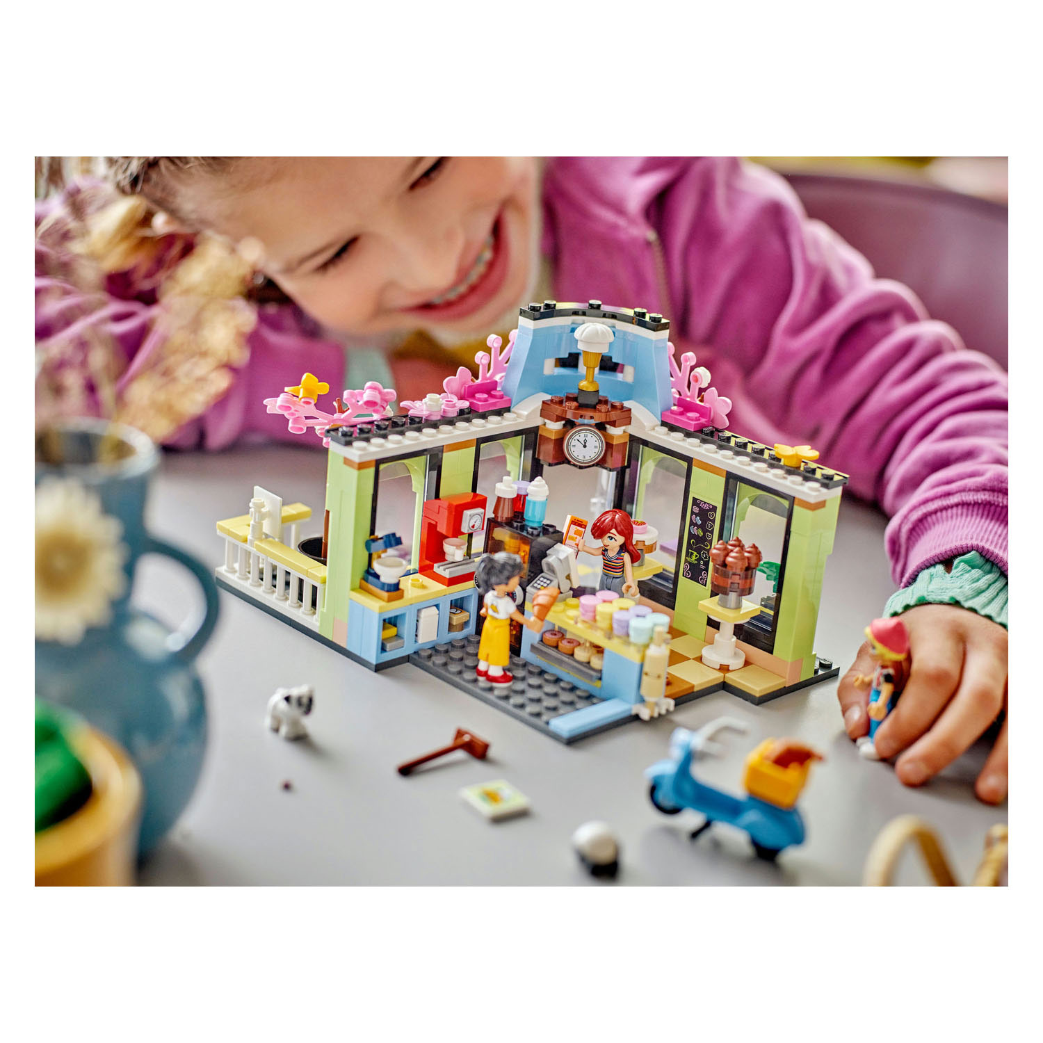 LEGO Friends 42618 Le café d'Heartlake City