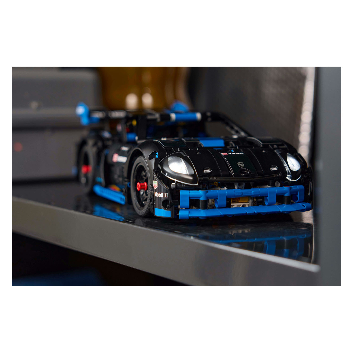 LEGO Technic 42176 La voiture de course Porsche Gt4 E-Performance