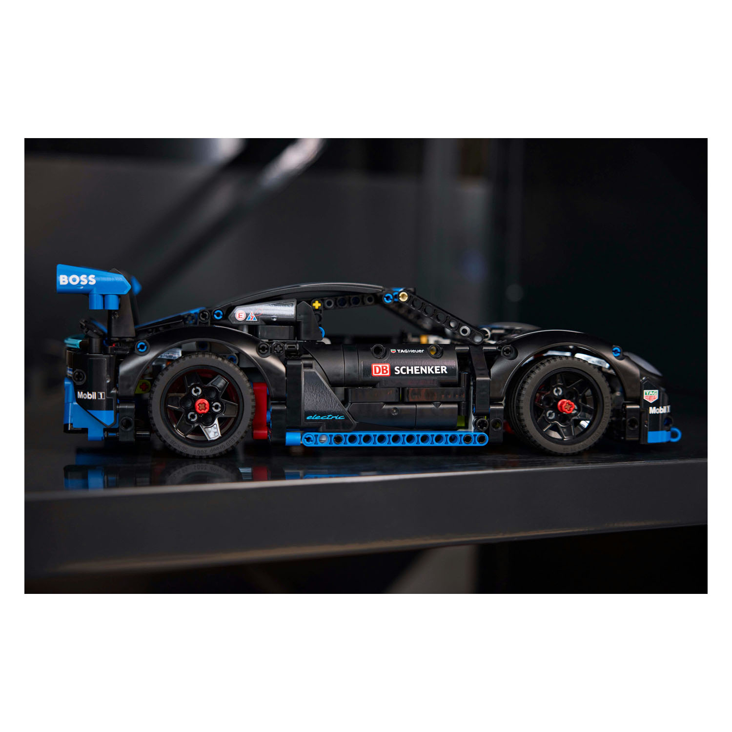 LEGO Technic 42176 Porsche Gt4 E-Performance Racewagen