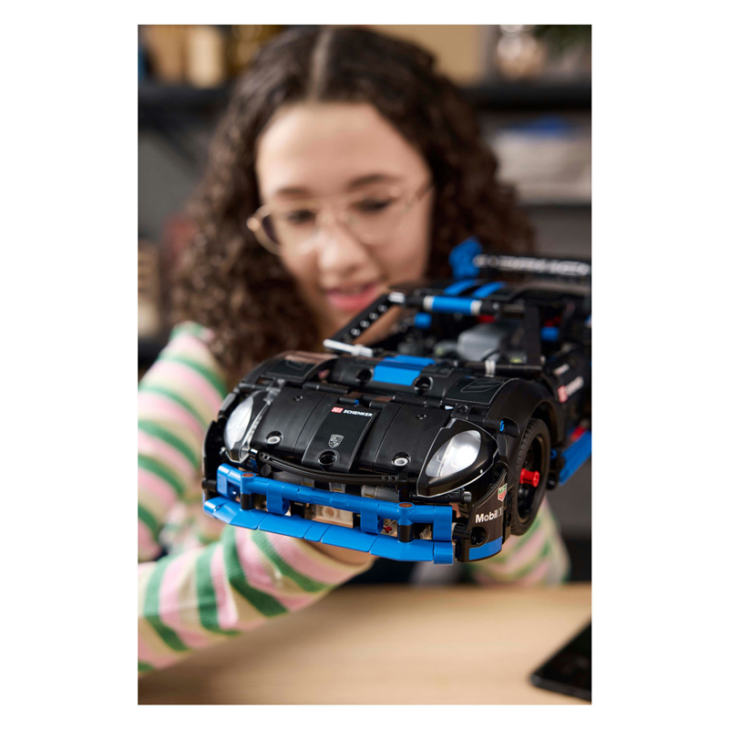 LEGO Technic 42176 La voiture de course Porsche Gt4 E-Performance