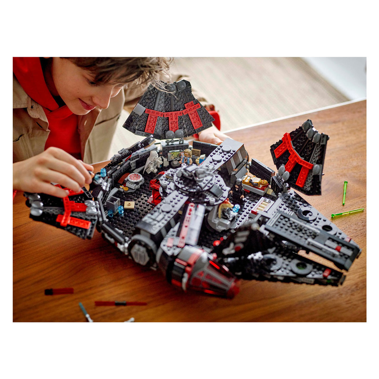 LEGO Star Wars 75389 Dunkler Falke