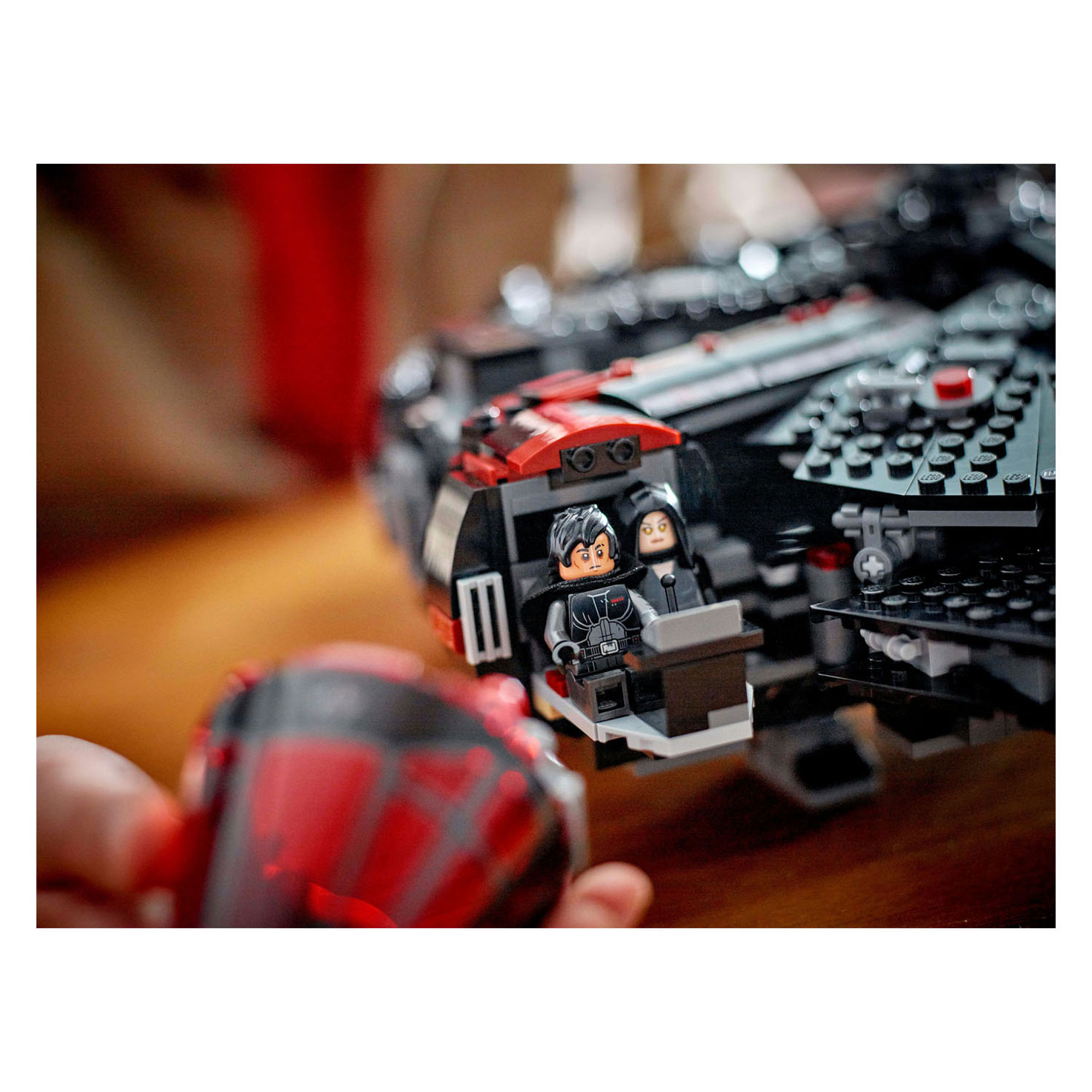 LEGO Star Wars 75389 Dark Falcon