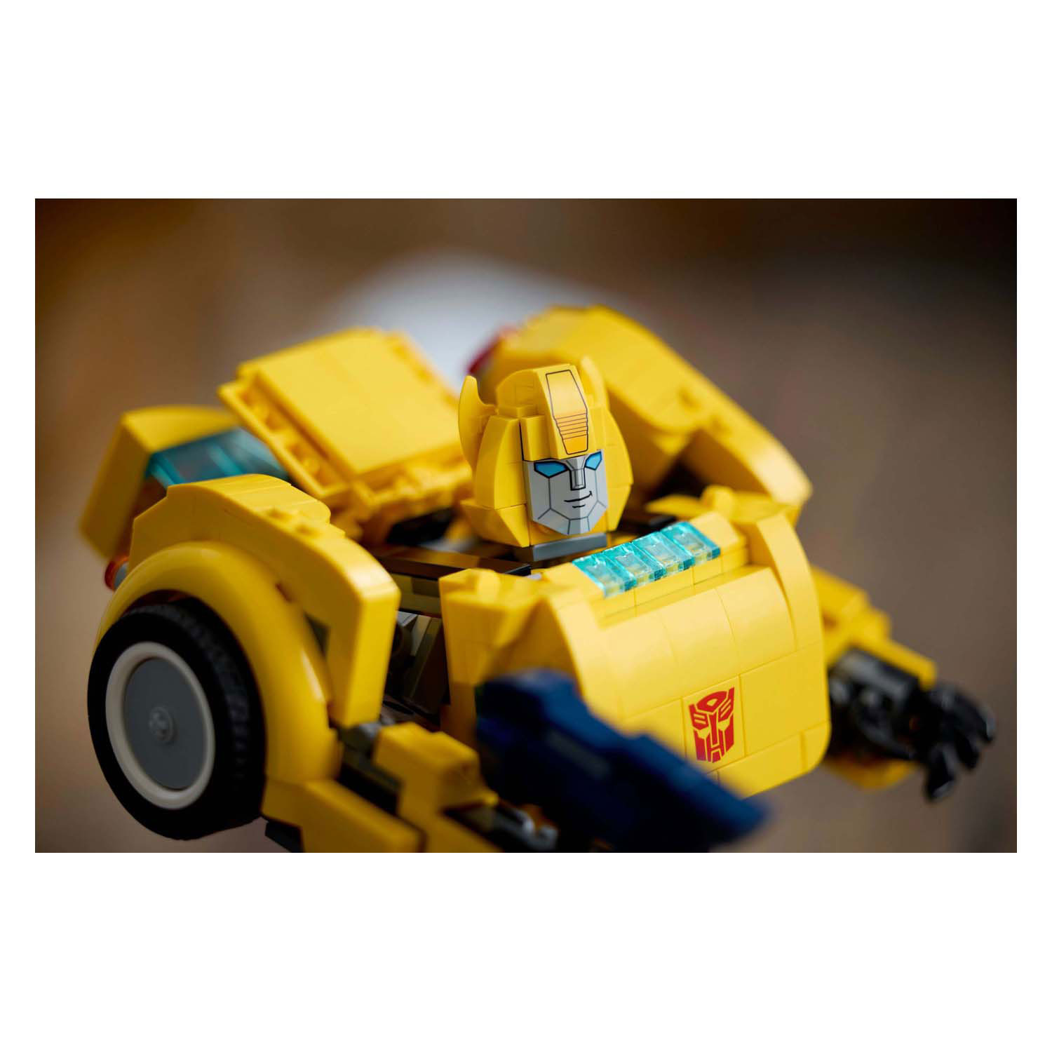 LEGO ICONS 10338 Bumblebee