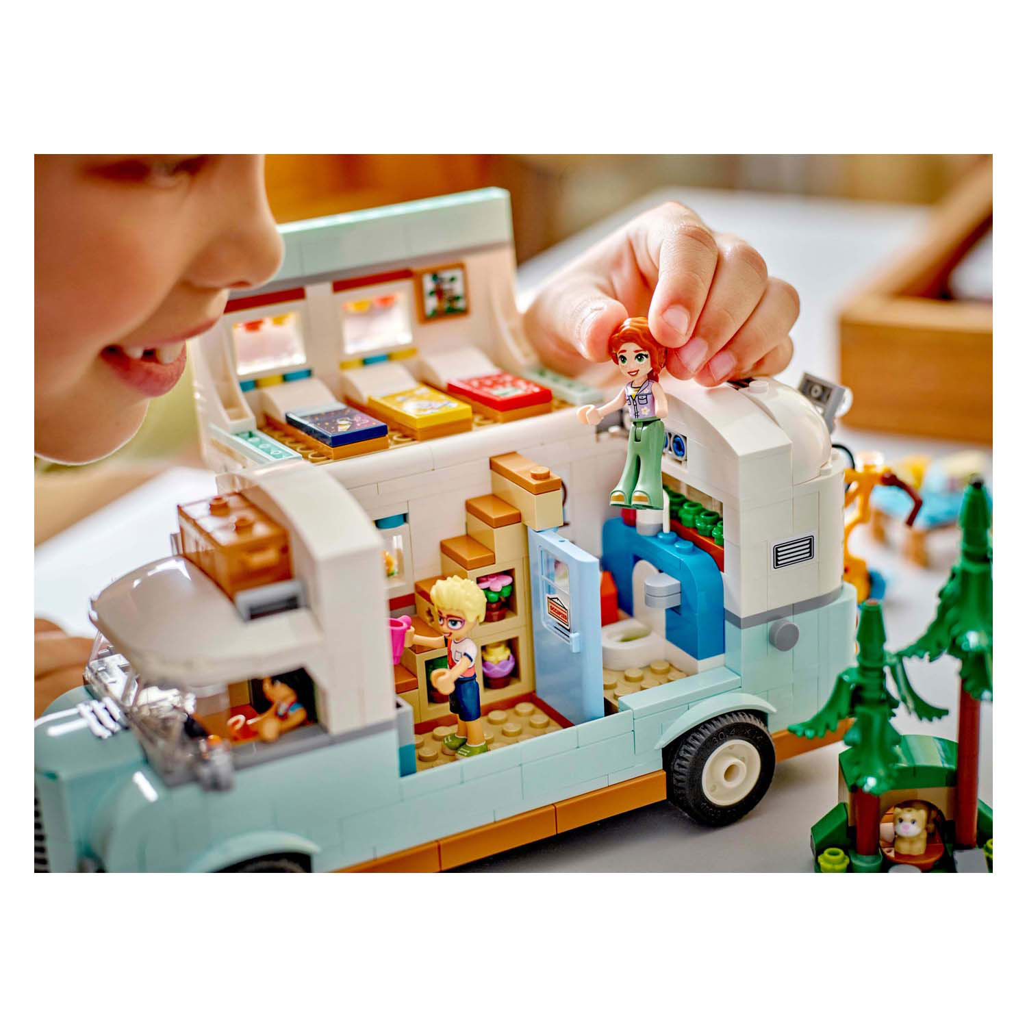 LEGO Friends 42663 Camperavontuur met Vrienden