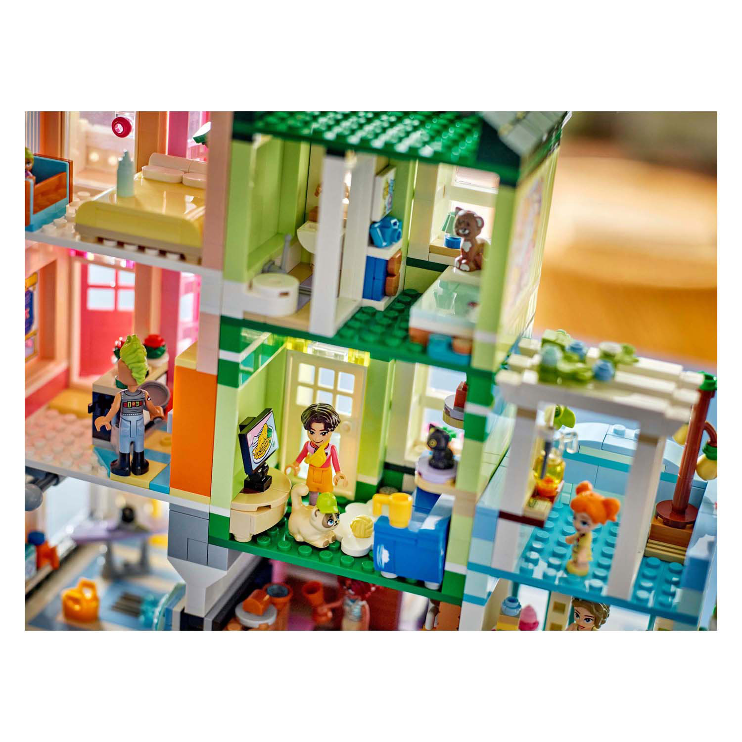 LEGO Friends 42670 Appartements et boutiques de Heartlake City