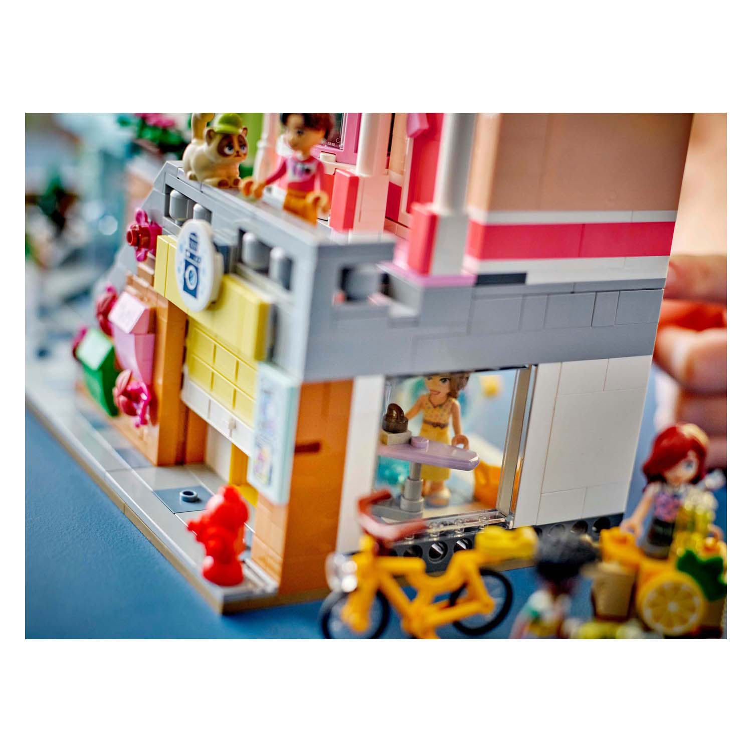 LEGO Friends 42670 Appartements et boutiques de Heartlake City