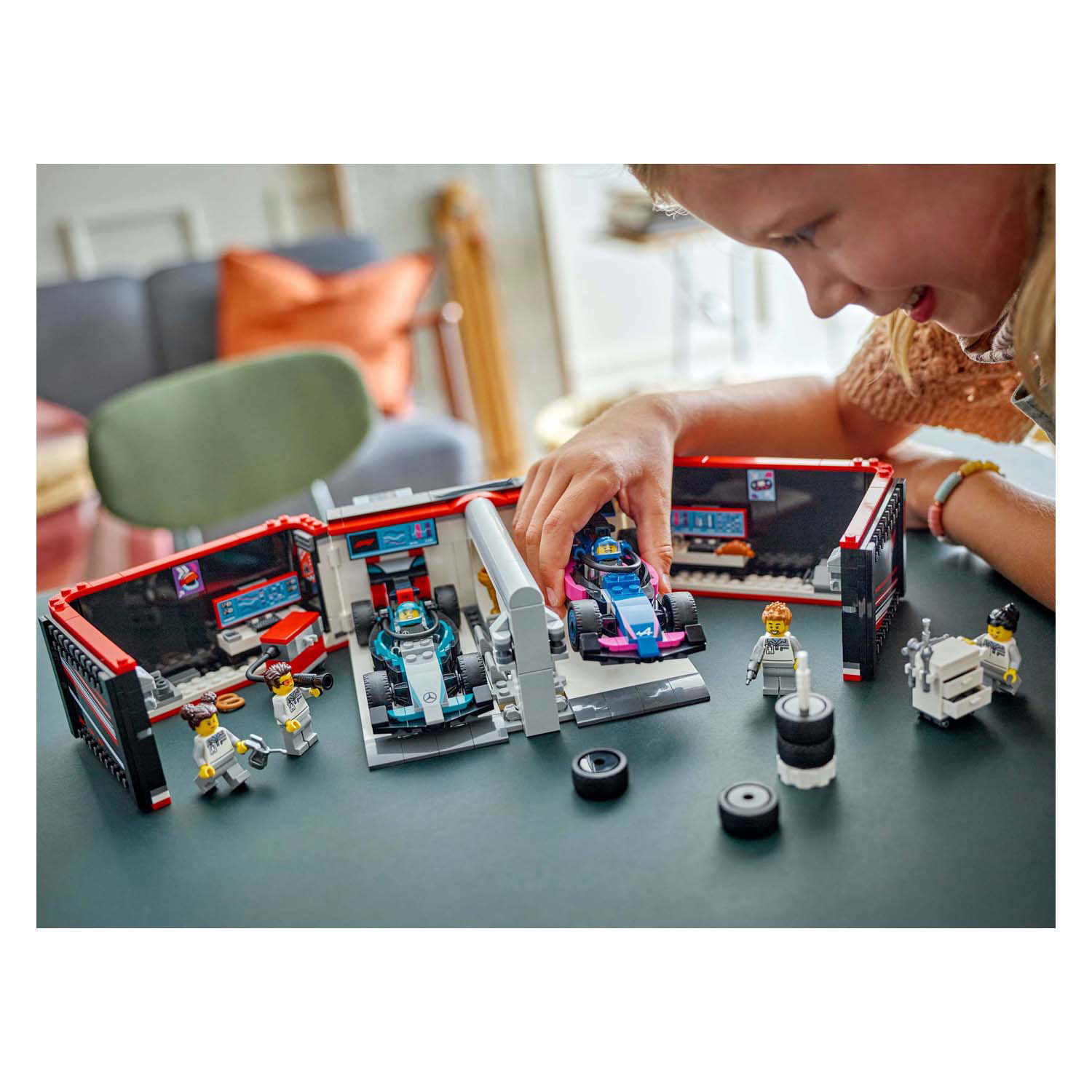 LEGO City 60444 Garage F1 avec Mercedes-AMG et voitures Alpine