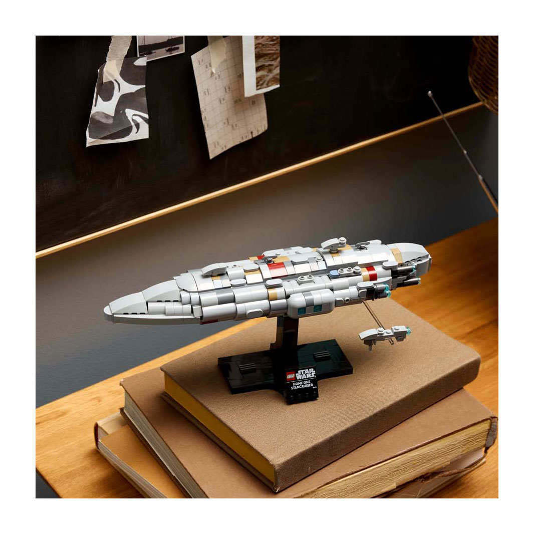 LEGO Star Wars 75405 Home One Starcruiser