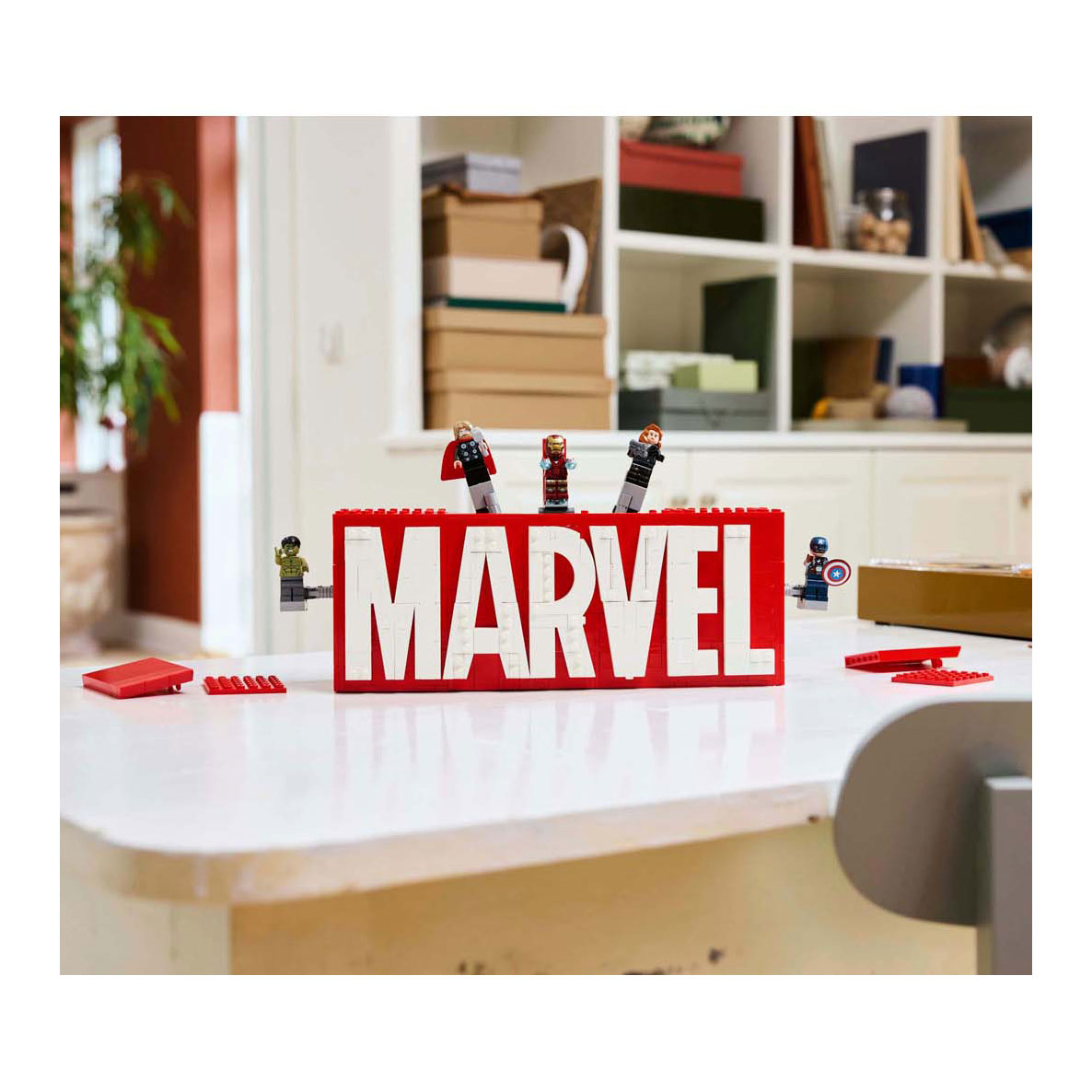 LEGO Super Heroes 76313 Marvel Logo en Minifiguren