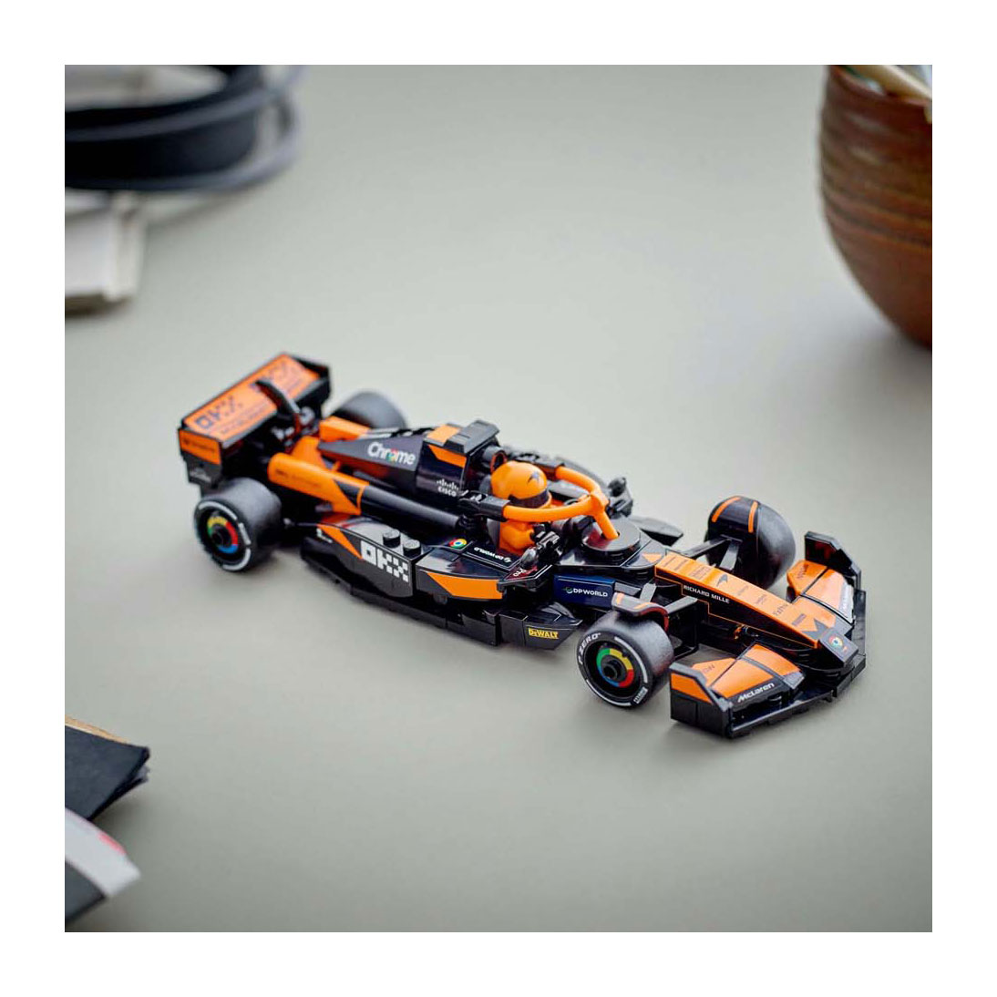 LEGO Speed ​​Champions 77251 McLaren F1 Team MCL38 Rennwagen