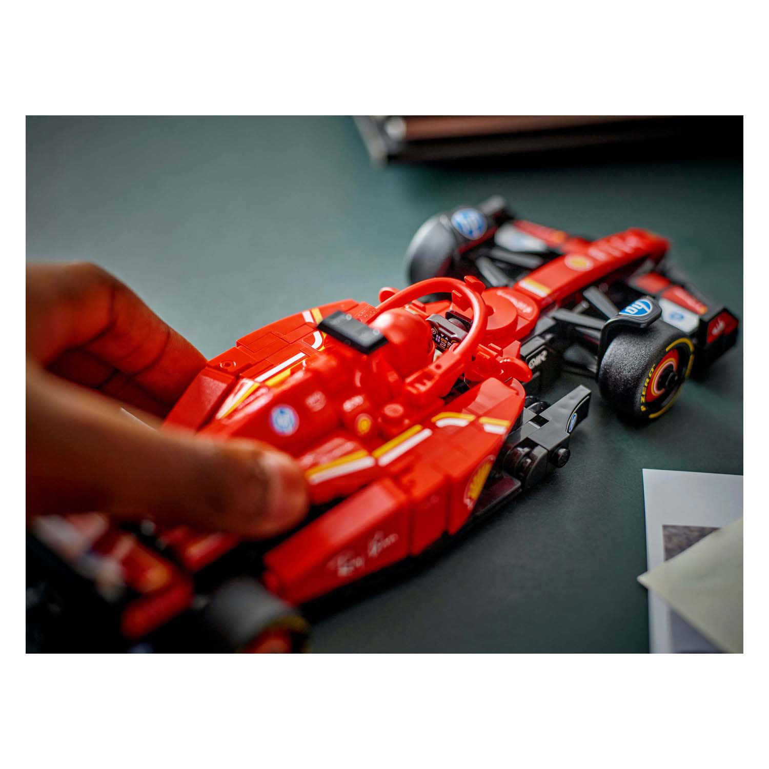 LEGO Speed ​​Champions 77242 Ferrari SF-24 F1 Rennwagen