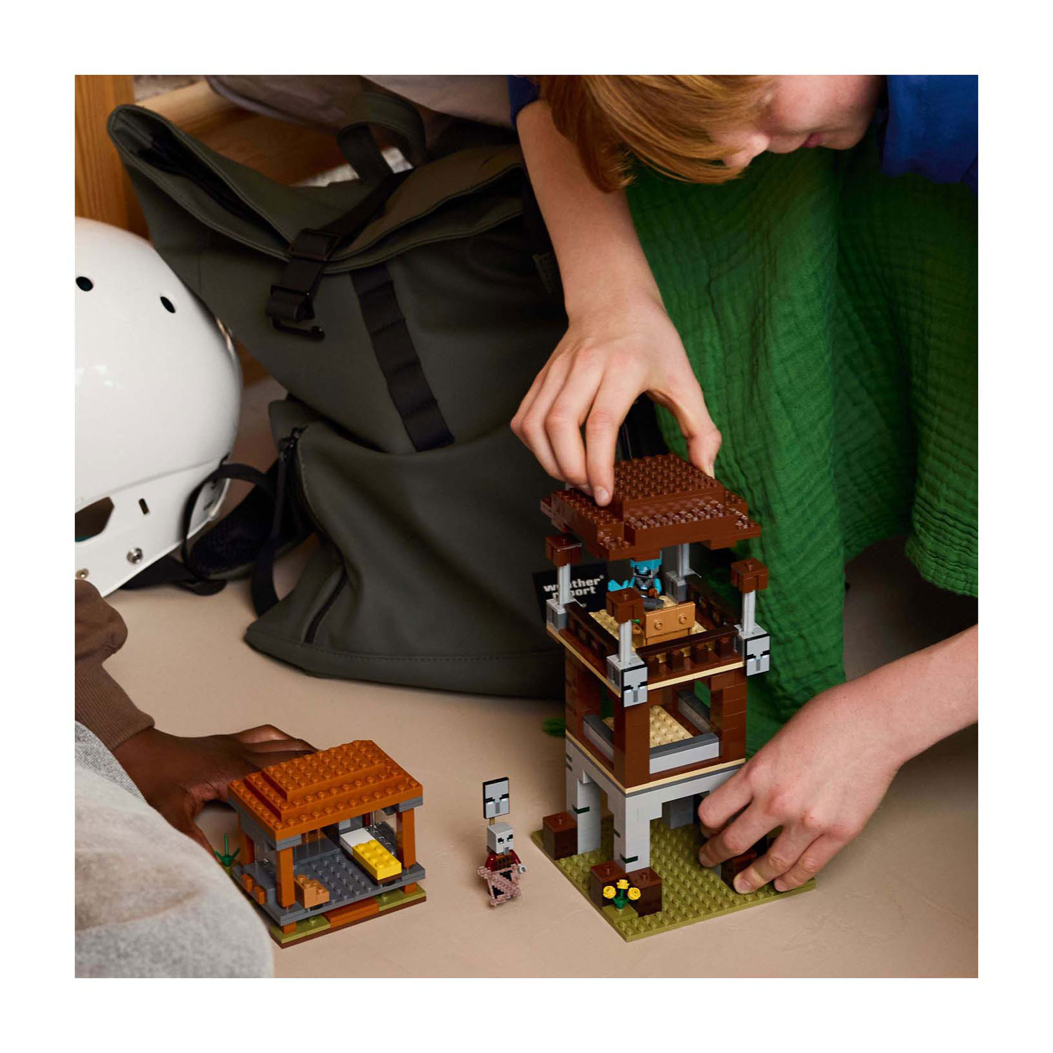LEGO Minecraft 21278 L'avant-poste et le destructeur des pillards