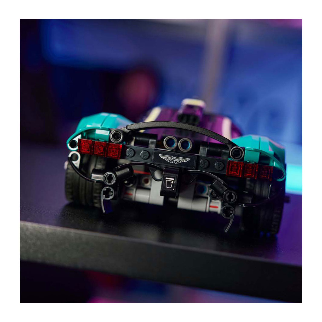 LEGO Technic 42208 Aston Martin Valkyrie