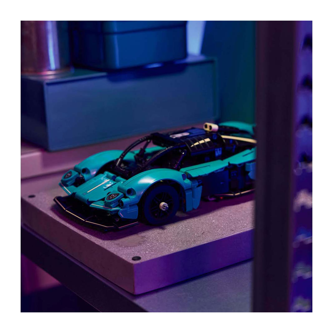 LEGO Technic 42208 Aston Martin Valkyrie
