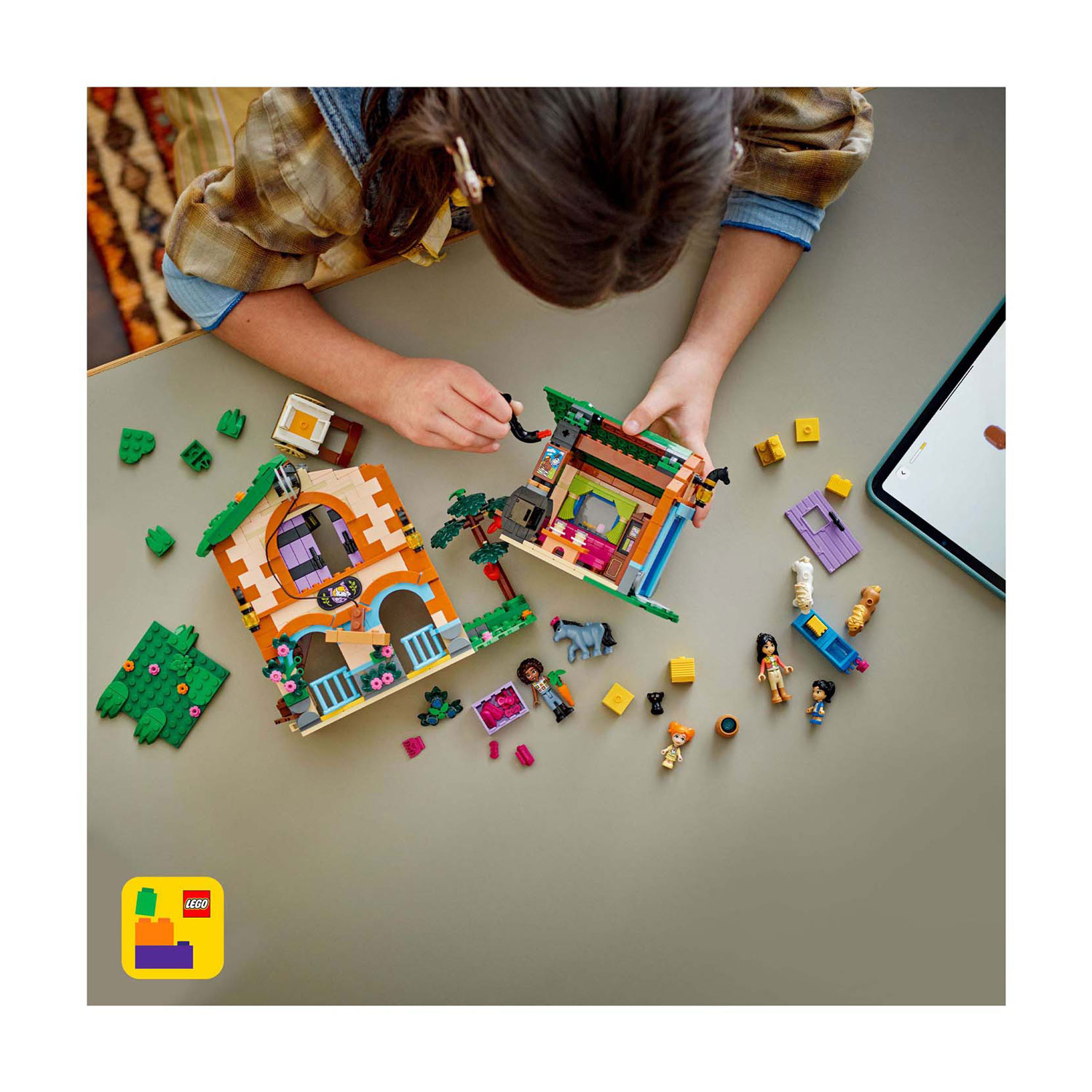 LEGO Friends 42654 Ponyboerderij en Stal