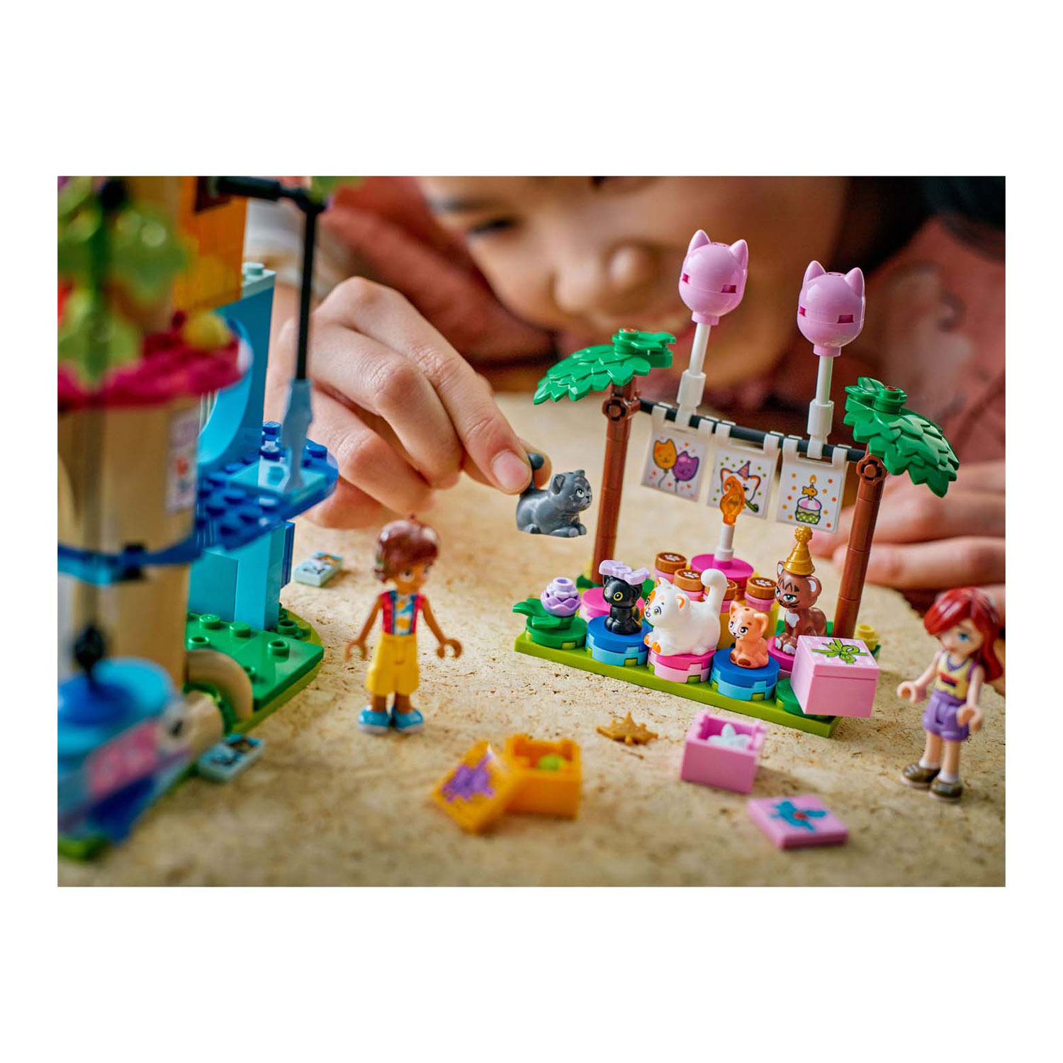 LEGO Friends 42666 Kattenverjaardagsfeestje en Boomhut
