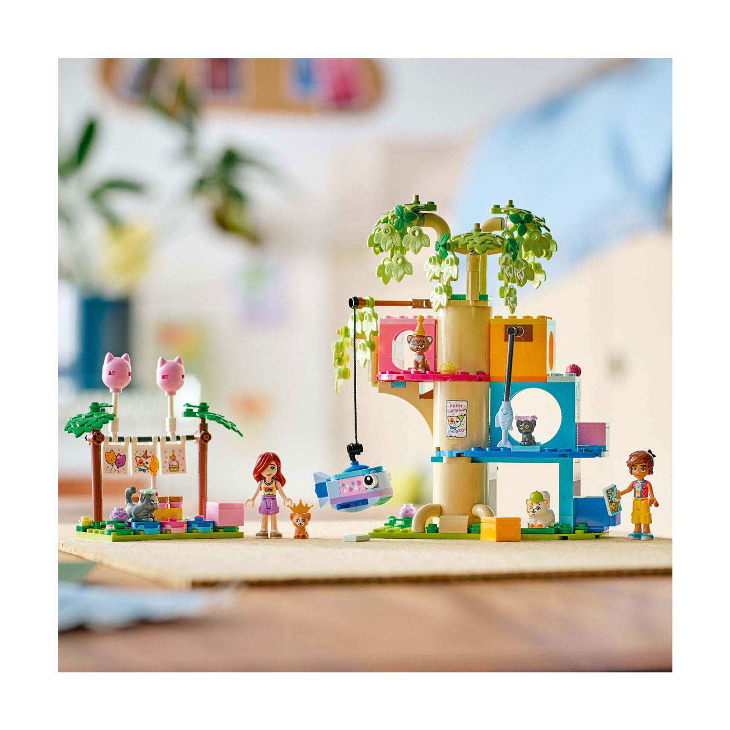 LEGO Friends 42666 Kattenverjaardagsfeestje en Boomhut