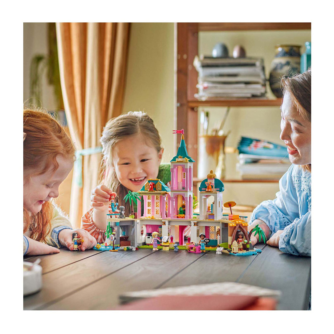 LEGO Disney 43267 Prinsessenkasteel en Koninklijke Huisdieren