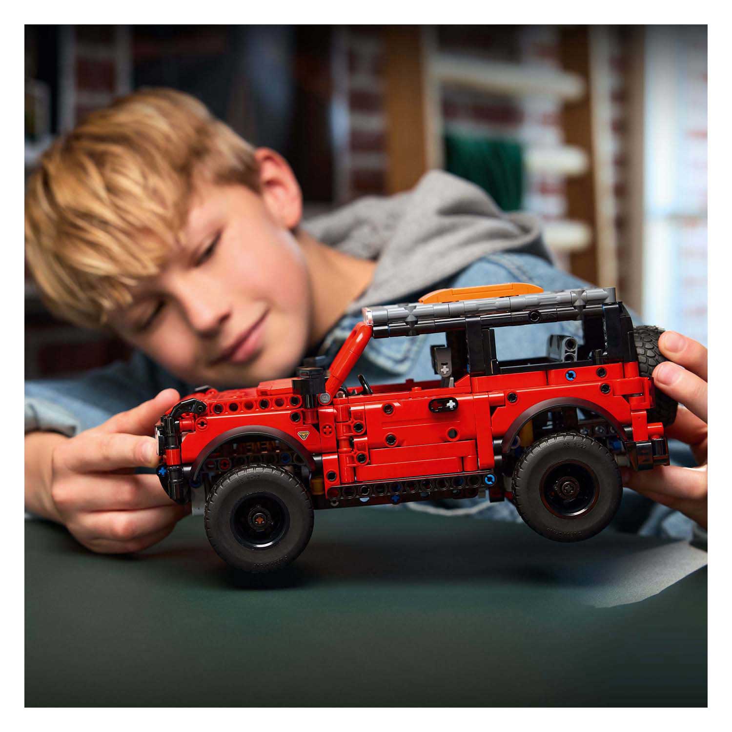 LEGO Technic 42213 Ford Bronco SUV