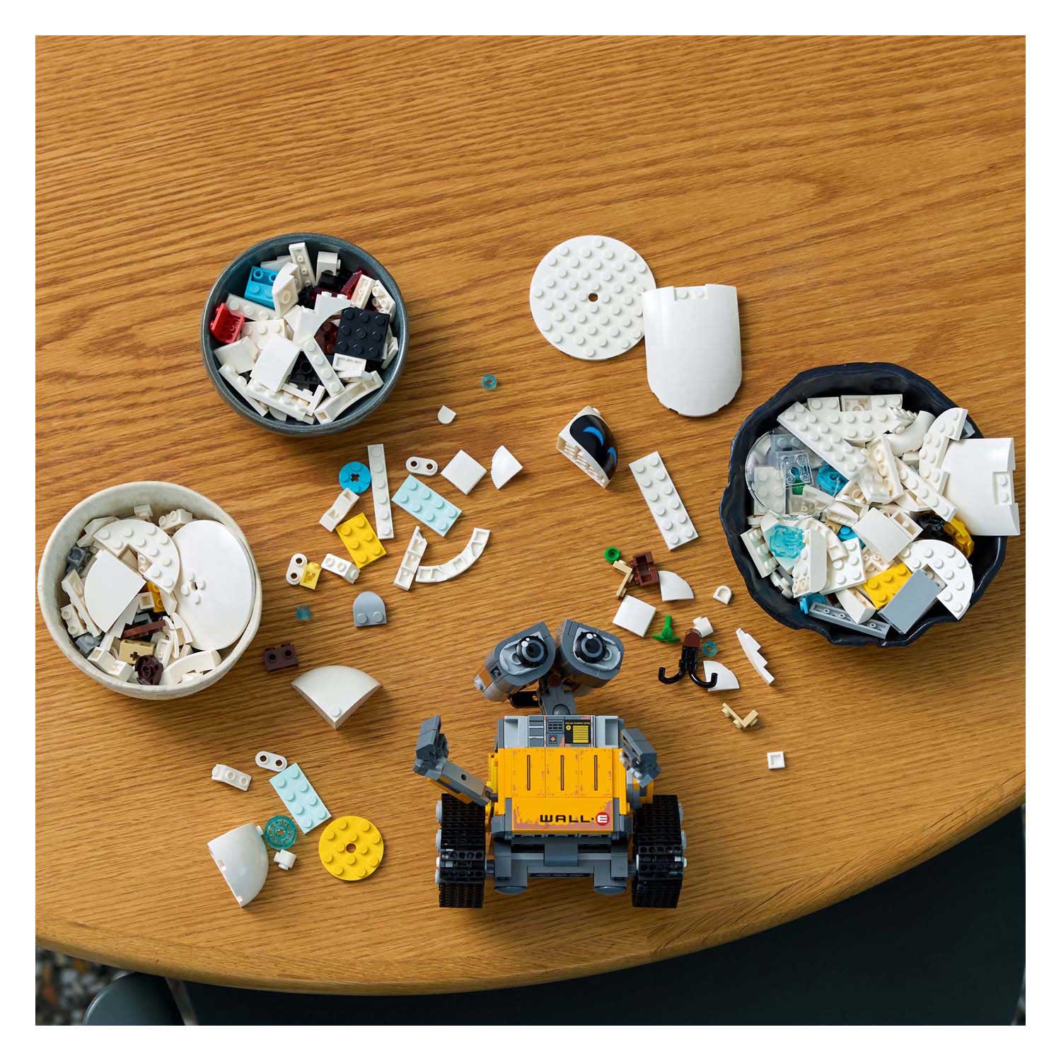 LEGO Disney 43279 Pixar WALL-E en EVE