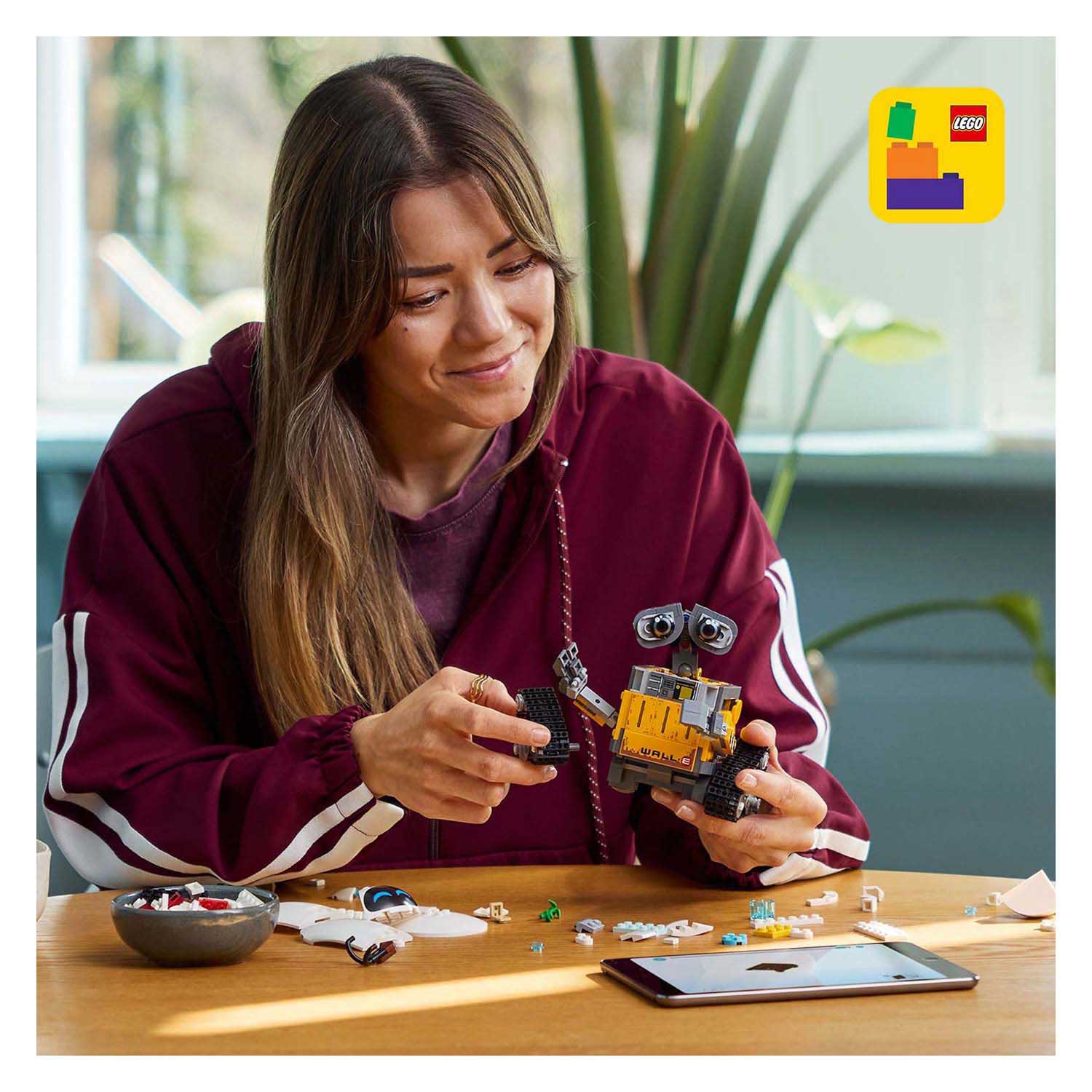 LEGO Disney 43279 Pixar WALL-E en EVE