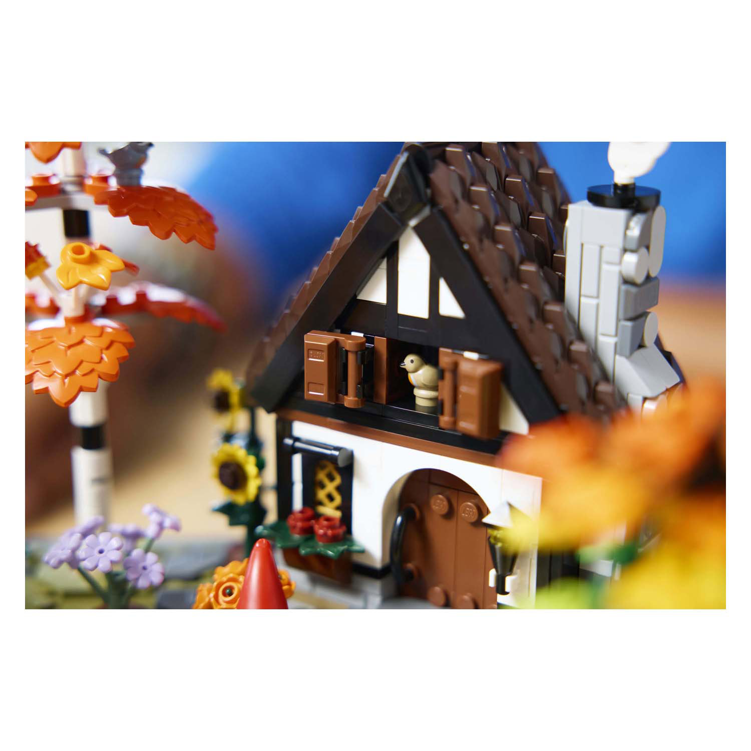 LEGO ICONS 11372 Herfsttuin met cottage