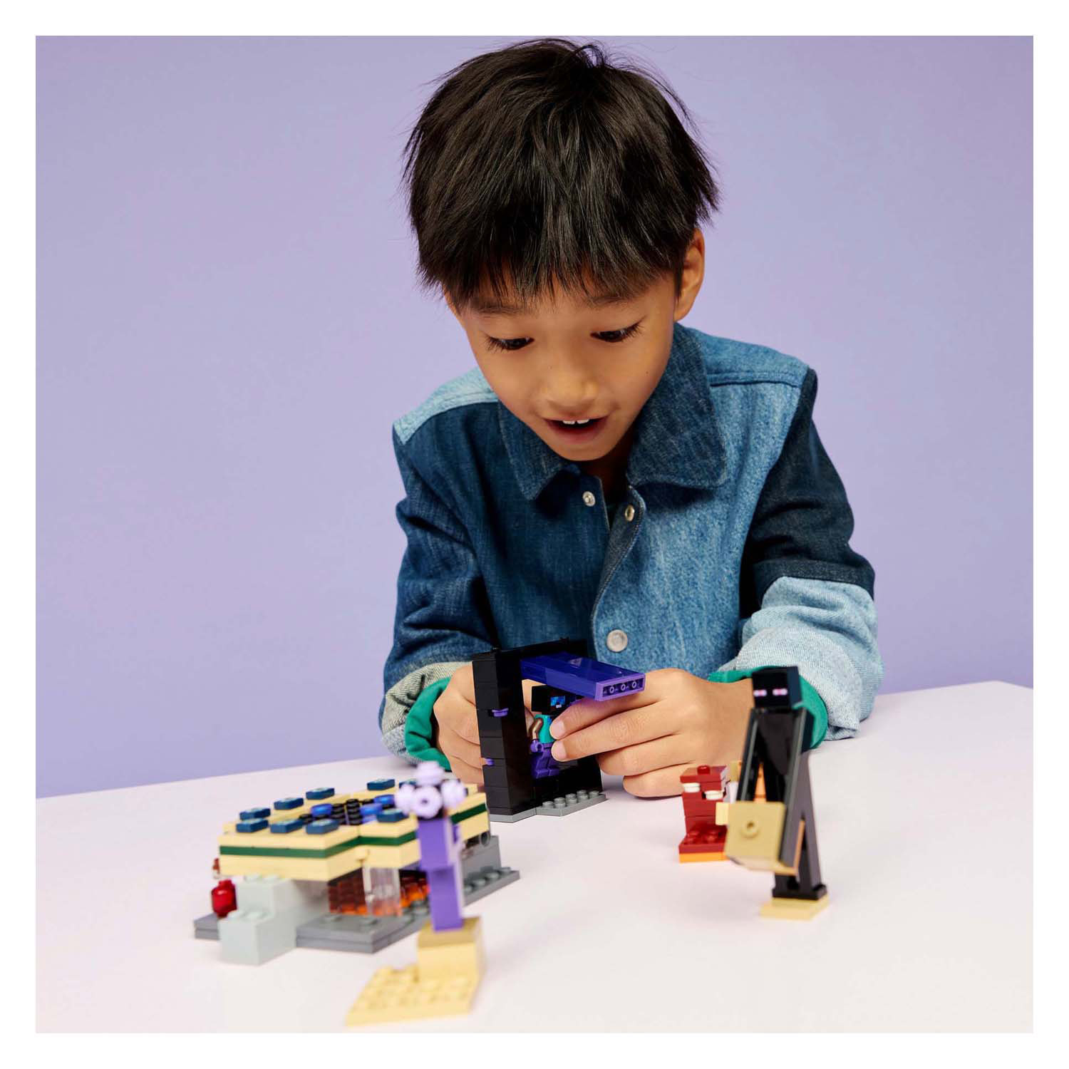 LEGO Minecraft 21584 Reis naar de Nether en het End-portaal