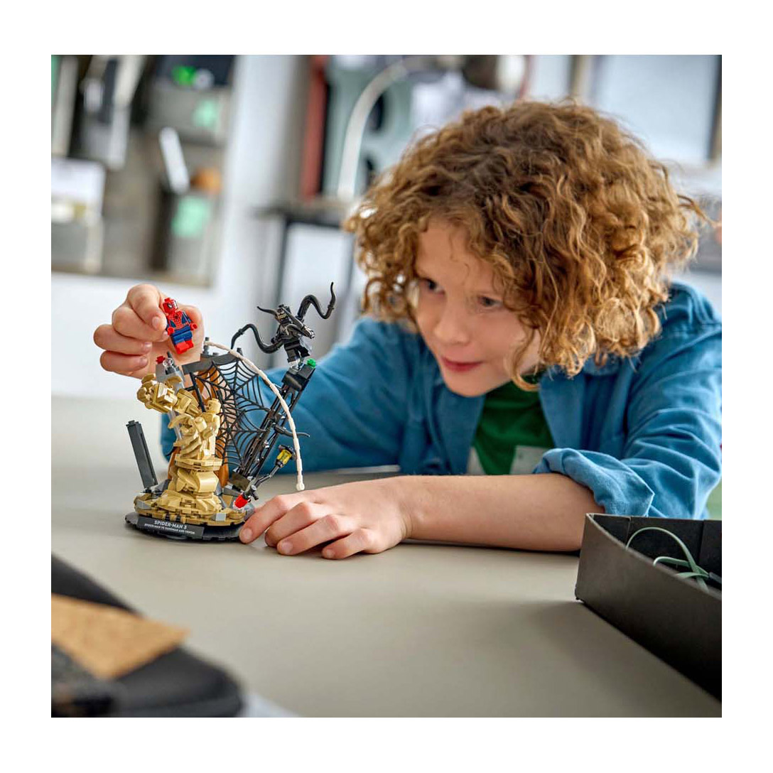 LEGO Super Heroes 76334 Marvel Combat Ultime : Spider-Man contre l'Homme-Sable