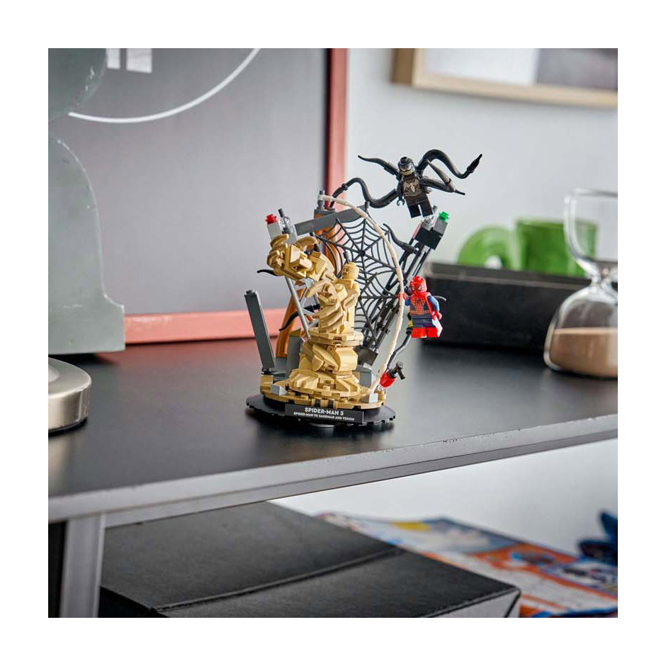 LEGO Super Heroes 76334 Marvel Combat Ultime : Spider-Man contre l'Homme-Sable
