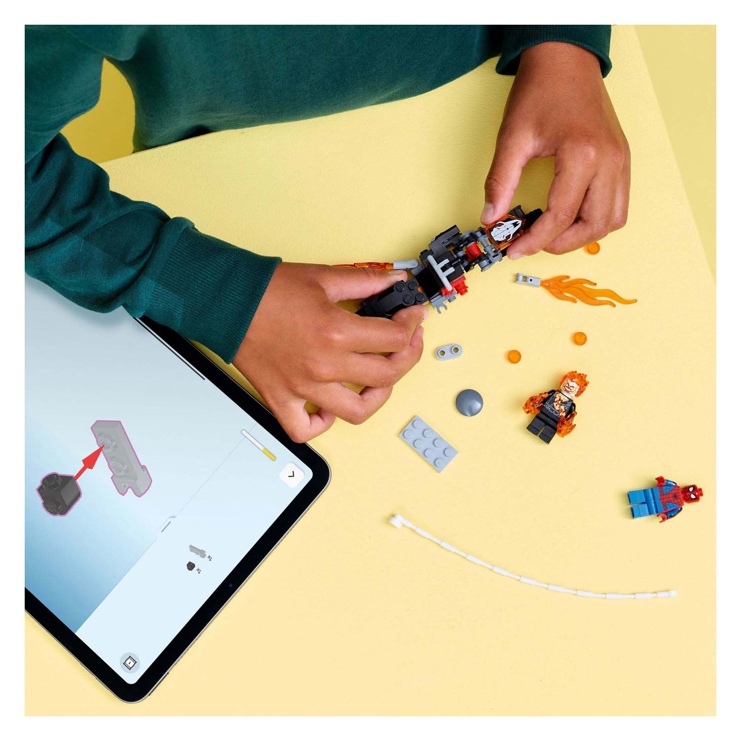 LEGO Super Heroes 76335 Marvel Spider-Man contre la moto Ghost Rider