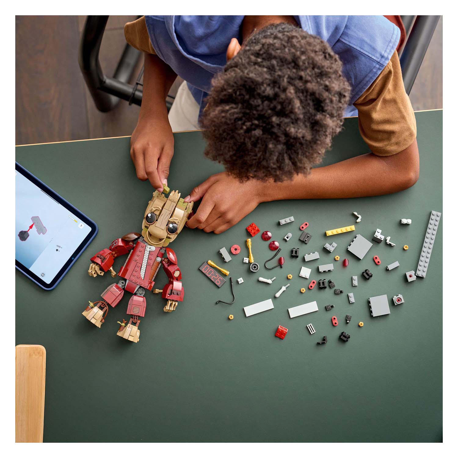 LEGO Marvel 76341 Groot in Ravager jumpsuit