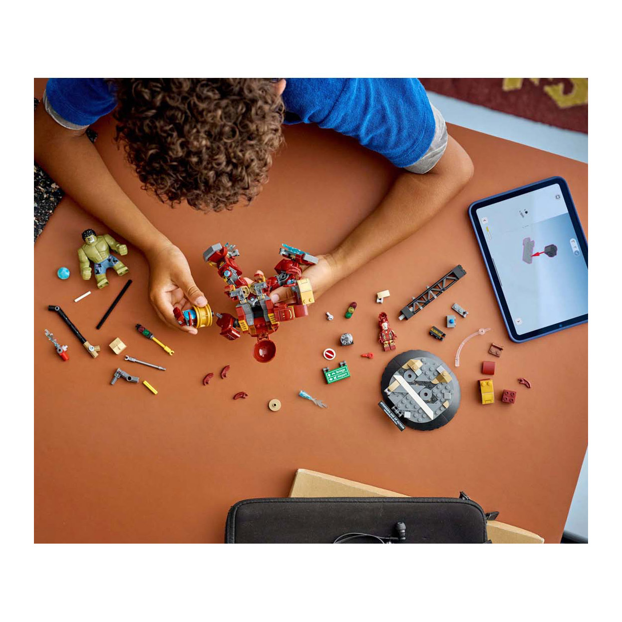 LEGO Super Heroes 76343 Marvel Combat Ultime : Hulkbuster contre Hulk