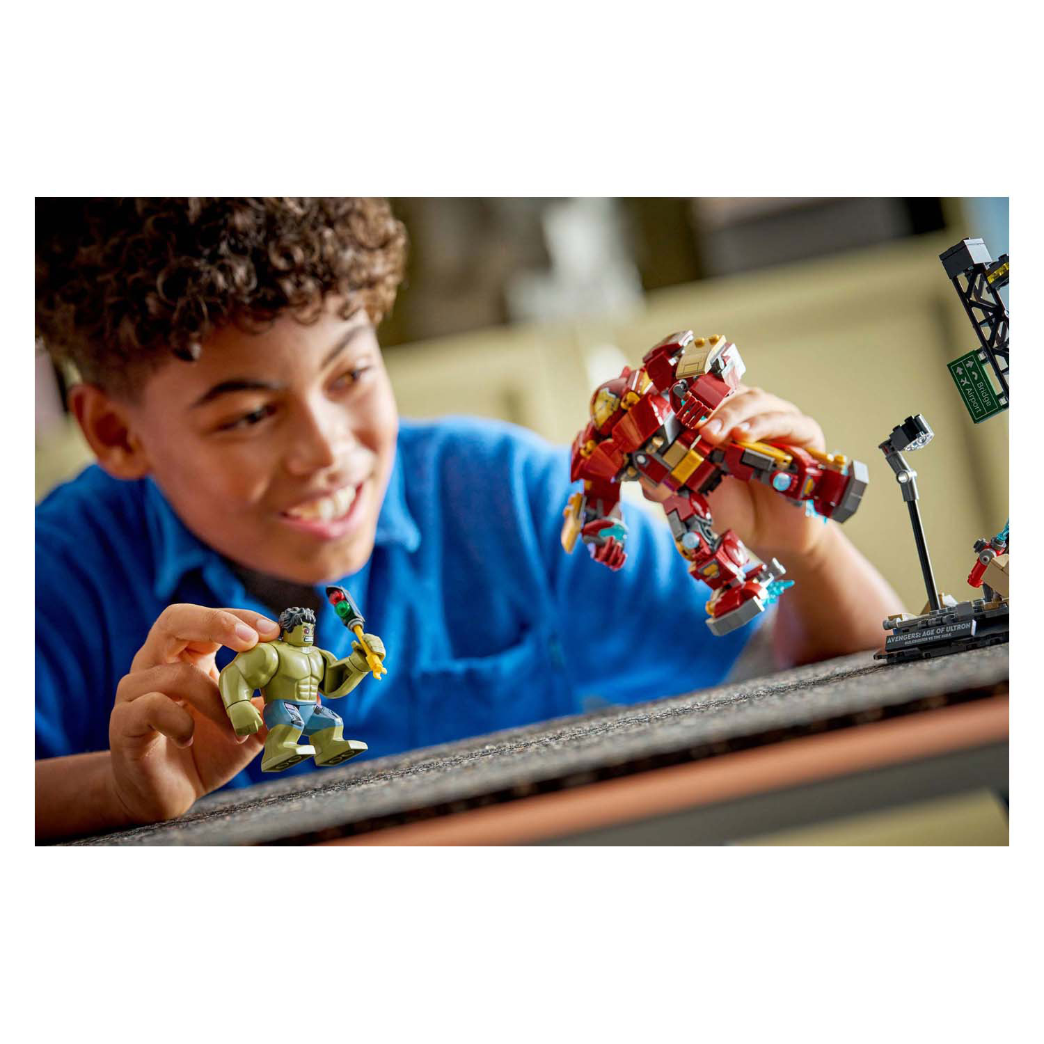 LEGO Super Heroes 76343 Marvel Combat Ultime : Hulkbuster contre Hulk