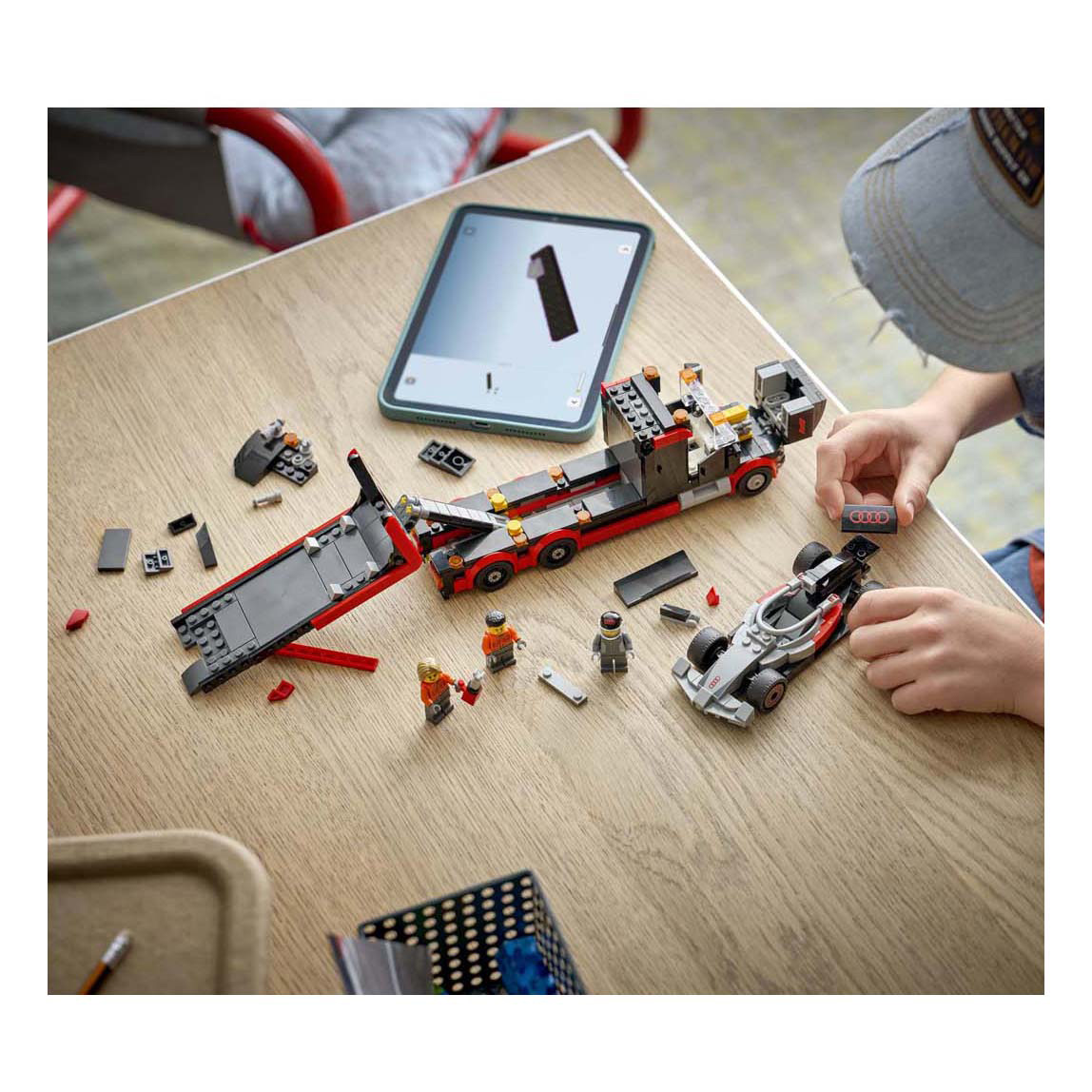 LEGO City 60493 Camion d'exposition F1 avec Audi F1 Racewage