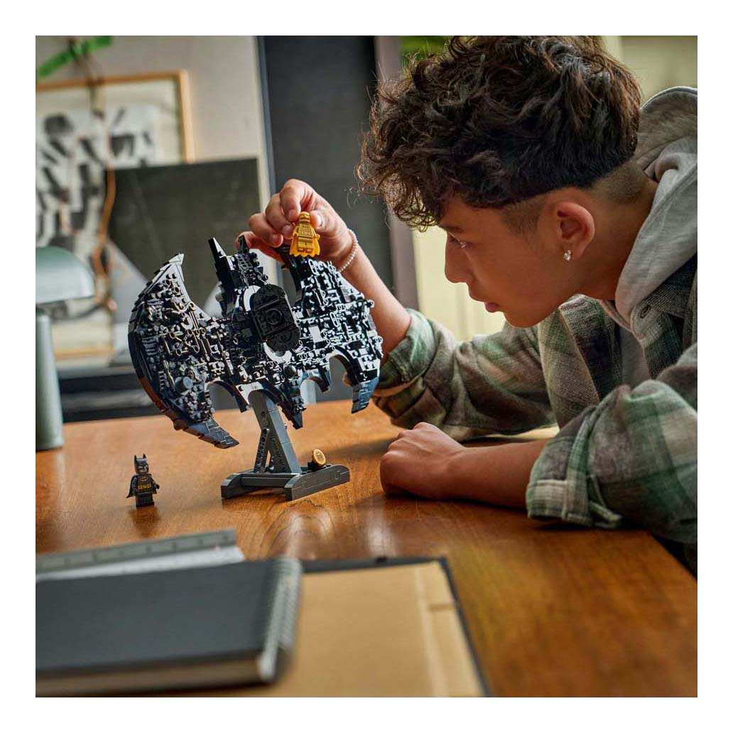 LEGO Super Heroes 76330 Batman logo