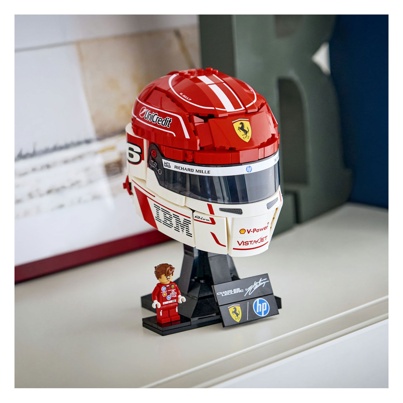 LEGO Special Edition 43014 Scuderia Ferrari HP helm van Charles Leclerc