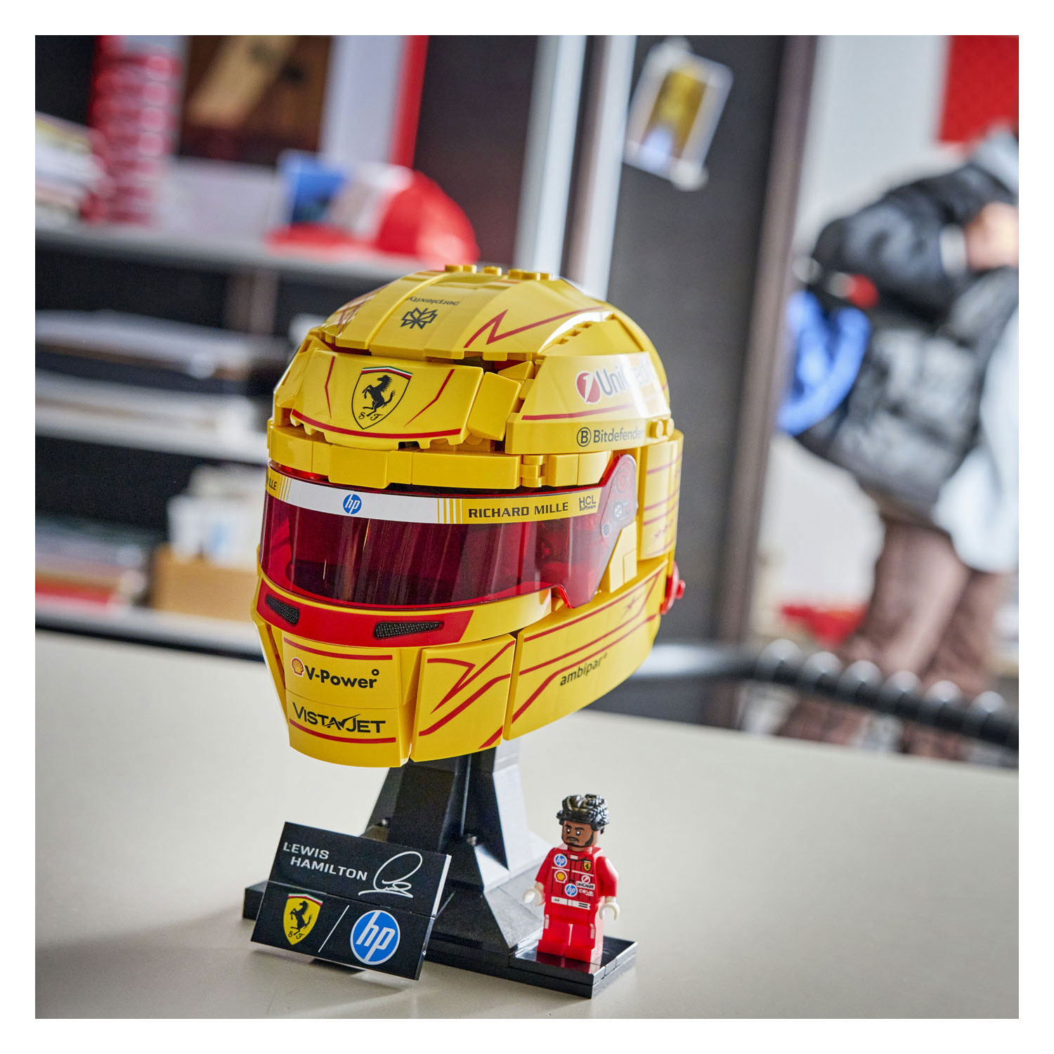 Lego Special Edition 43022 Scuderia Ferrari HP helm van Lewis Hamilton